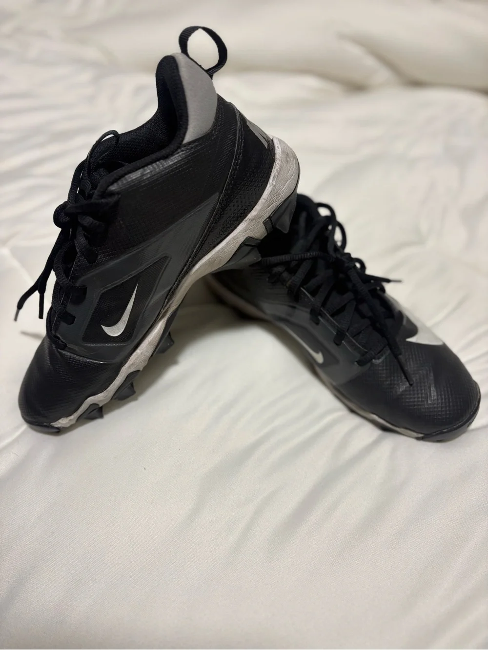 Nike Kids Black and White Baseball cleats